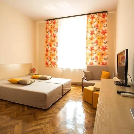 24 Albergue *